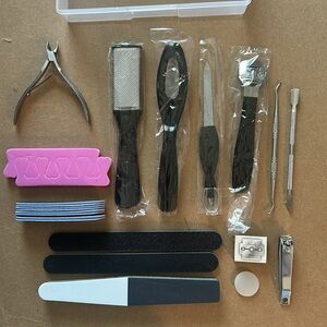 NWT professional pedicure set 8 tools and 6 files plus other items in lidded box